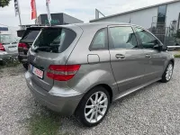 Gebraucht Mercedes B180 109 PS (80 kW) 2005 Grau Van / Kleinbus