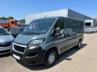 Gebraucht Peugeot Boxer 140 PS (102 kW) 2023 Grau Van