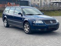 Gebraucht VW Passat 131 PS (96 kW) 2002 Blau Kombi