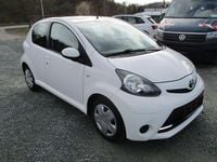 Gebraucht Toyota Aygo Cool 68 PS (50 kW) 2014 Weiß Kleinwagen