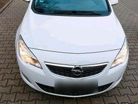 Second-hand Opel Astra 87 CP (63 kW) 2011 Alb Berlinǎ