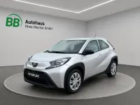 Gebraucht Toyota Aygo X X-play 72 PS (52 kW) 2022 Silber SUV
