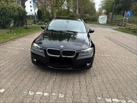Gebraucht BMW 320 184 PS (135 kW) 2011 Schwarz Kombi