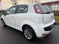 Gebraucht Fiat Punto Evo 69 PS (50 kW) 2011 Polarweiß Kleinwagen