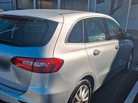 Gebraucht Mercedes B180 136 PS (100 kW) 2021 Silber Kleinwagen