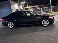 Gebraucht BMW 318 143 PS (105 kW) 2011 Schwarz Limousine