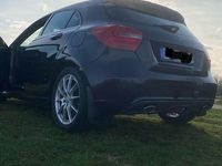 Gebraucht Mercedes A180 109 PS (80 kW) 2015 Schwarz Limousine