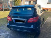 Gebraucht Mercedes B180 122 PS (89 kW) 2012 Schwarz Van / Kleinbus