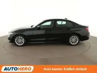 Gebraucht BMW 330 286 PS (210 kW) 2023 Schwarz ii/bonnet fluid black Limousine