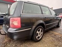 Second-hand VW Passat 150 CP (110 kW) 2003 Gri Break