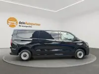 Gebraucht VW T7 150 PS (110 kW) 2025 Midnight black Van