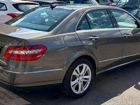 Gebraucht Mercedes E220 170 PS (125 kW) 2011 Grau Limousine