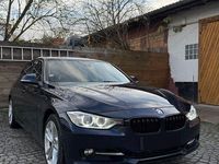 Gebraucht BMW 330 Sport Line 258 PS (189 kW) 2013 Blau Limousine