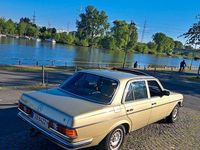 Gebraucht Mercedes E280 185 PS (136 kW) 1981 Grün Limousine
