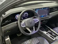 Gebraucht VW Passat R-line 150 PS (110 kW) 2025 Oyster silver metallic (metallic) Kombi