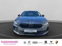 Gebraucht Skoda Superb Essence 150 PS (110 kW) 2025 Grau Kombi