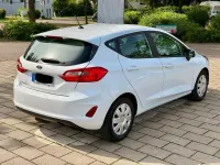 Gebraucht Ford Fiesta 101 PS (74 kW) 2017 Weiß Kleinwagen