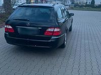 Używany Mercedes E280 177 KM (130 kW) 2005 Czarny Kombi