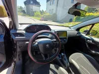 Gebraucht Peugeot 208 Active 82 PS (60 kW) 2014 Blau Kleinwagen