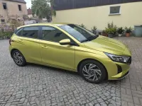 Gebraucht Hyundai i20 Select 101 PS (74 kW) 2023 Gold Kleinwagen