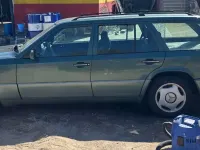 Gebraucht Mercedes E300 188 PS (138 kW) 1989 Grün Kombi