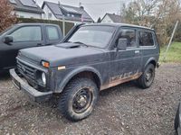 Gebraucht Lada niva 82 PS (60 kW) 2001 Grün SUV