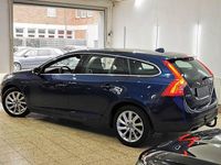 Gebraucht Volvo V60 Momentum 181 PS (133 kW) 2014 Blau Kombi