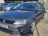Gebraucht VW Jetta Trendline 105 PS (77 kW) 2011 Platinum grey metallic Limousine