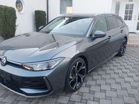 Gebraucht VW Passat R-line 150 PS (110 kW) 2025 Grau Kombi