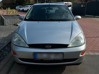 Gebraucht Ford Focus 75 PS (55 kW) 1999 Silber Kleinwagen