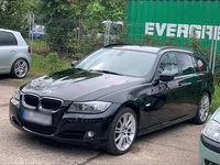 Gebraucht BMW 320 184 PS (135 kW) 2010 Schwarz Kombi