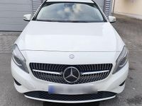 Gebraucht Mercedes A180 122 PS (89 kW) 2014 Weiß Limousine