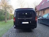Gebraucht Mercedes V220 Edition 163 PS (119 kW) 2024 Schwarz Van / Kleinbus