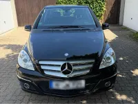 Gebraucht Mercedes B180 116 PS (85 kW) 2011 Schwarz Kleinwagen