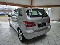 Gebraucht Mercedes B180 116 PS (85 kW) 2009 Silber Van / Kleinbus