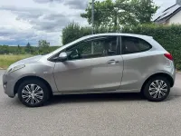Gebraucht Mazda 2 75 PS (55 kW) 2011 Silber Kleinwagen