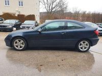 Second-hand Mercedes C200 163 CP (119 kW) 2003 Albastru Coupe