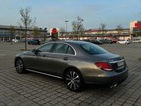 Gebraucht Mercedes E200 197 PS (144 kW) 2019 Andere farben Limousine