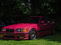 Gebraucht BMW 318 Basis 140 PS (102 kW) 1993 Rot Coupé