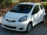 Second-hand Toyota Aygo 68 CP (50 kW) 2010 Alb Hatchback