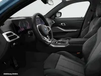 Gebraucht BMW 330e Sport Line 292 PS (214 kW) 2025 Blau Kombi