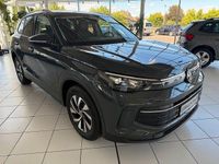 Neu VW Tiguan 150 PS (110 kW) 2025 Grau SUV