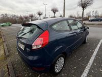 Gebraucht Ford Fiesta 95 PS (69 kW) 2014 Blau Kleinwagen
