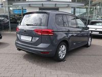 Neu VW Touran Highline 150 PS (110 kW) 2025 Delfingrau metallic Van / Kleinbus