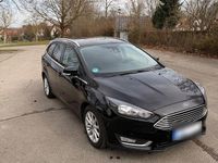 Gebraucht Ford Focus Titanium 125 PS (91 kW) 2017 Schwarz Kombi