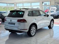 Gebraucht VW Touareg Edition 262 PS (192 kW) 2017 Weiß SUV