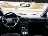 Gebraucht VW Passat 125 PS (91 kW) 1999 Violet Limousine