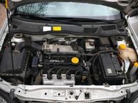 Gebraucht Opel Astra 86 PS (63 kW) 2002 Silber Limousine