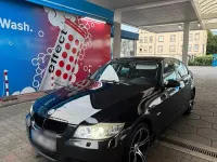 Gebraucht BMW 318 Basis 122 PS (89 kW) 2006 Schwarz Limousine