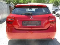 Gebraucht Mercedes A180 Style 122 PS (89 kW) 2016 Rot Limousine